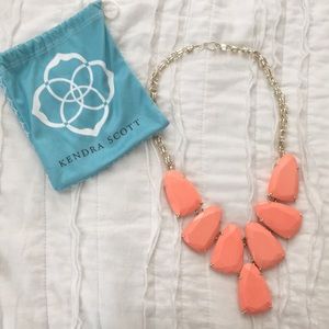 NWOT Kendra Scott Harlow Statement Necklace